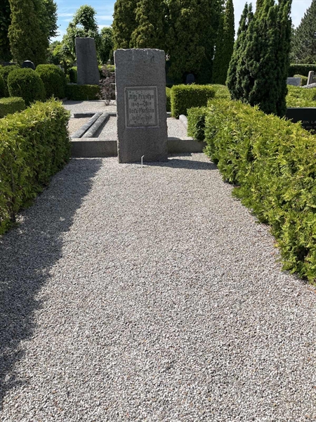 Grave number: NK IV    53