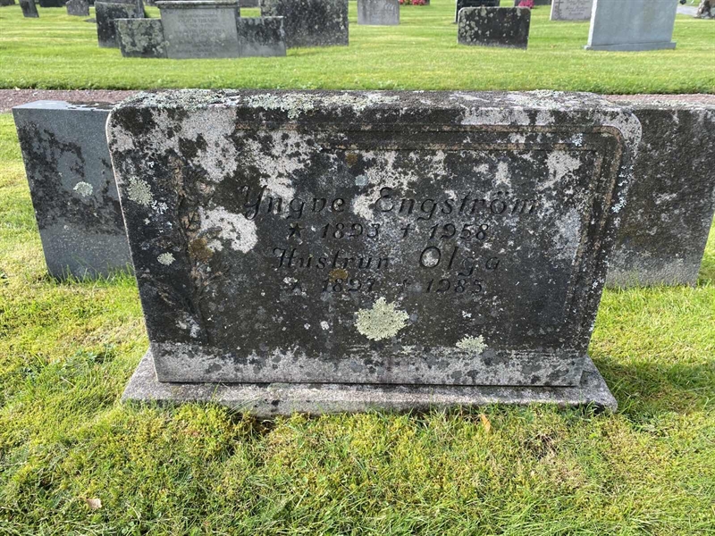 Grave number: 4 Me 05    38-39