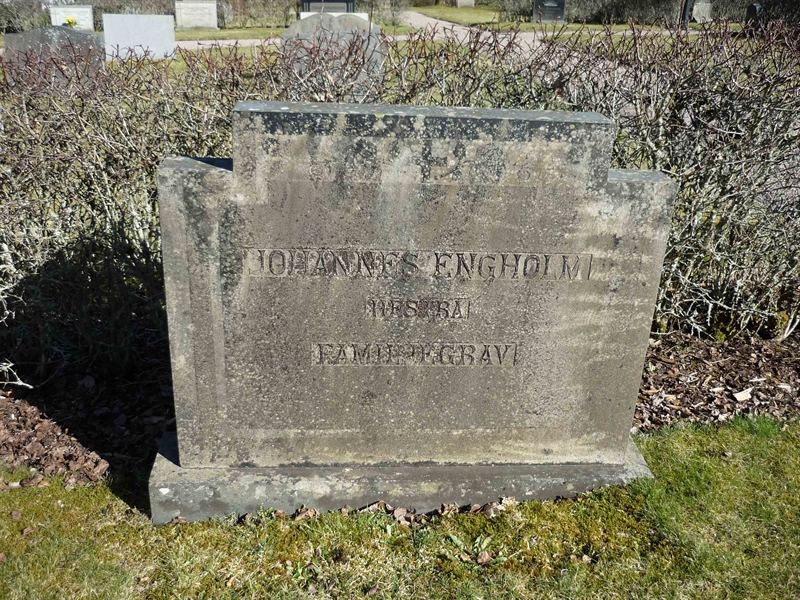 Grave number: ÖD 06  103, 104, 105