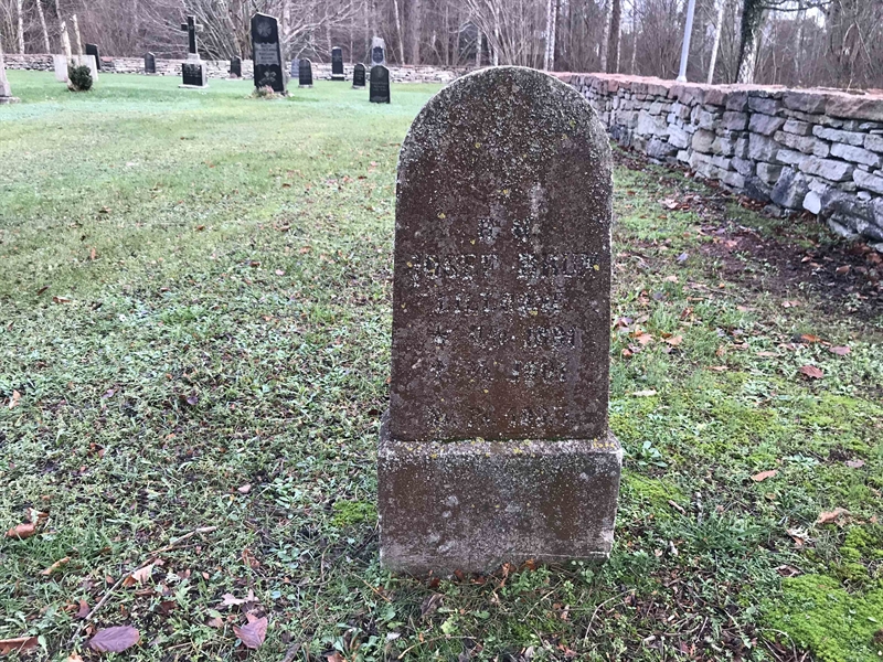 Grave number: L C     1