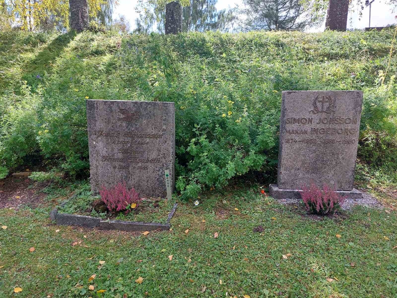 Grave number: FÖ 4   125, 126, 127, 128