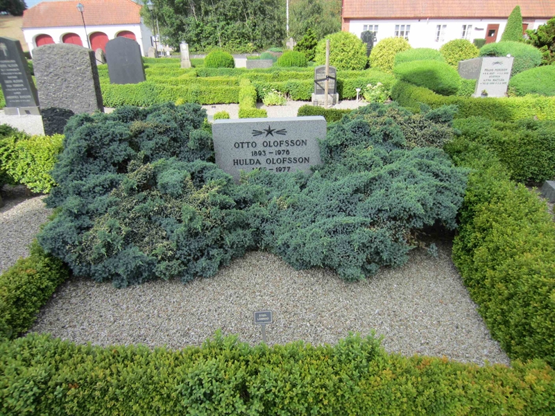 Grave number: HA 02    30