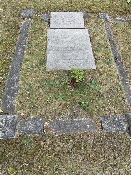 Grave number: Ö 13     7.E