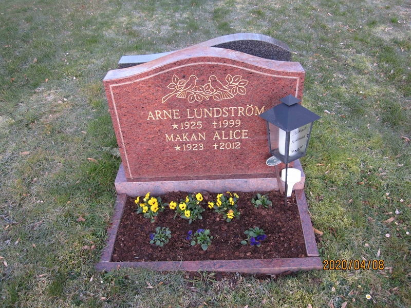 Grave number: 02 I   35