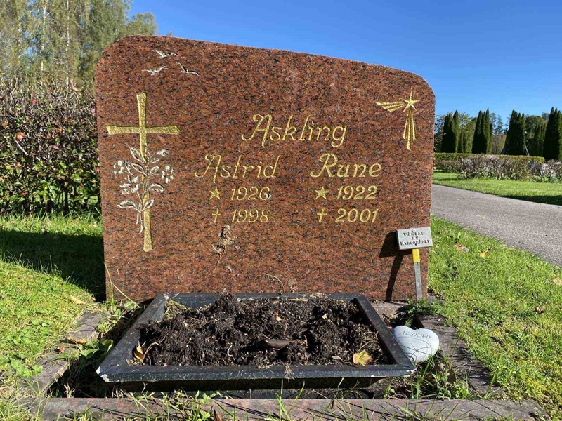 Grave number: 1 22    124