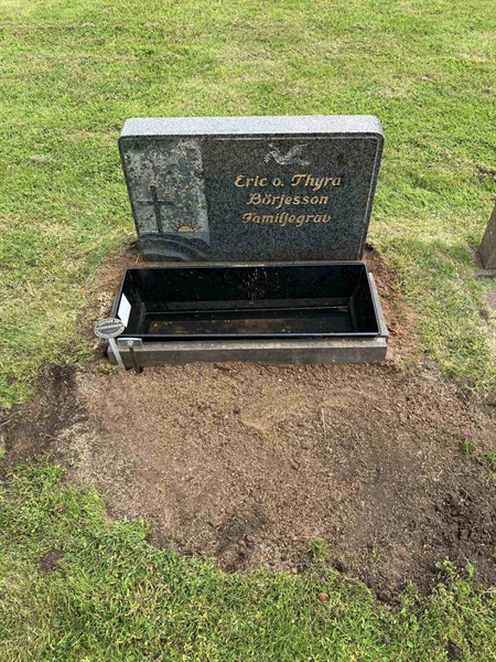 Gravnummer: 3 07    23