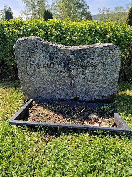 Grave number: 501 25 5196-5197