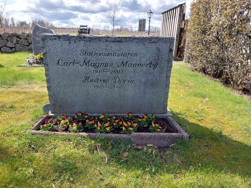 Grave number: HV 31    9, 10
