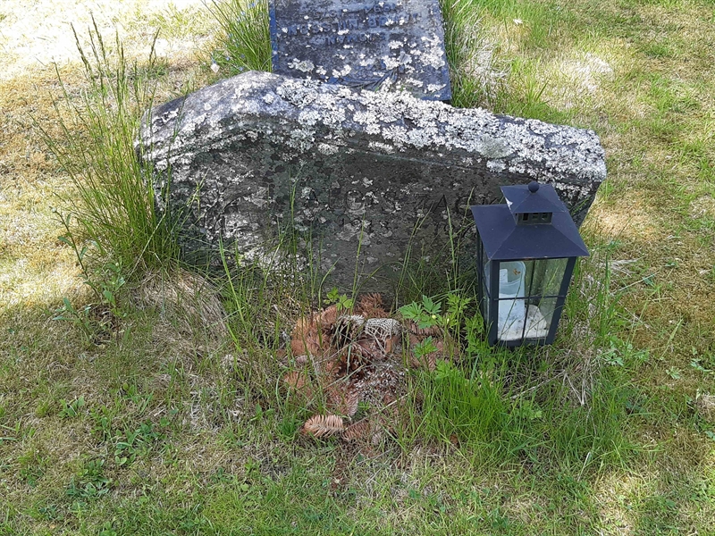 Grave number: JÄ 07    60