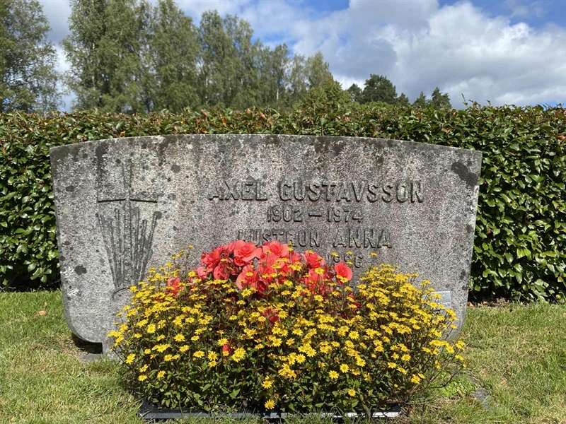 Grave number: 1 18 50, 51