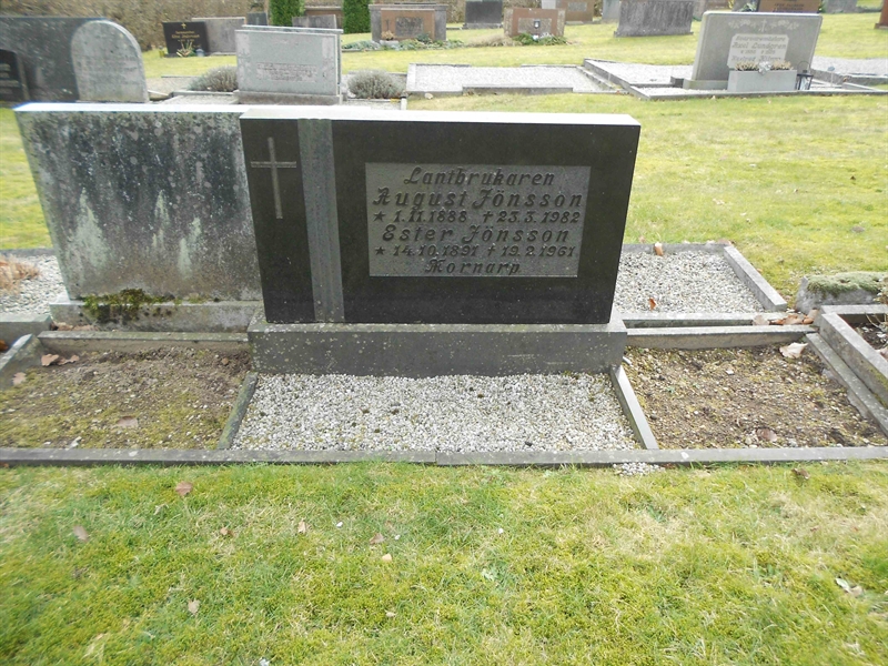 Grave number: NÅ M6    28, 29