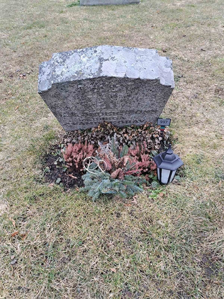 Grave number: KG A   997, 998