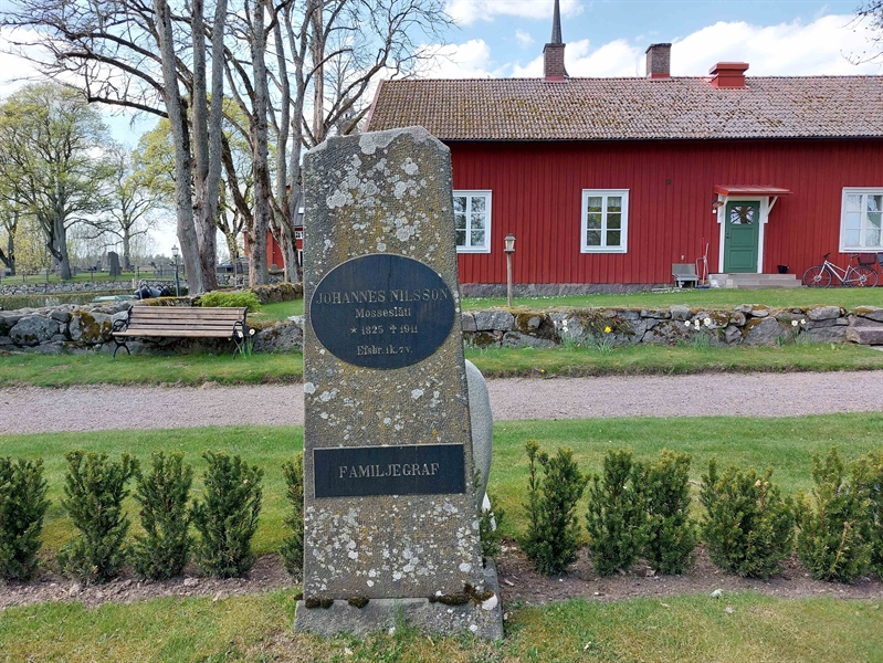 Grave number: HÖ 6   25