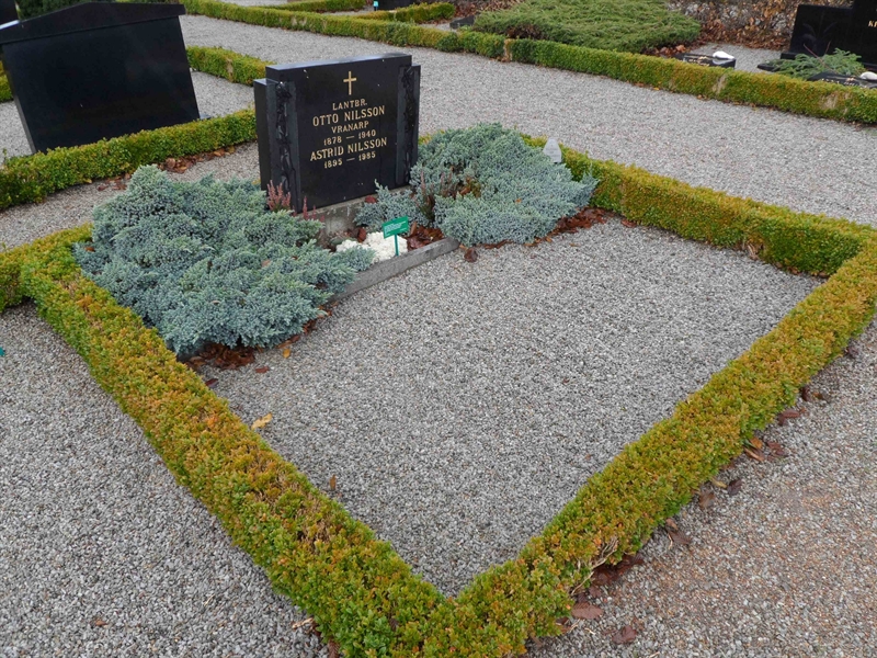Grave number: ÖTN NMK3    39, 40