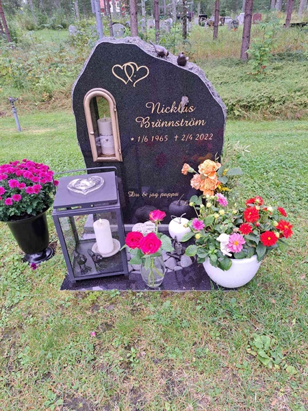 Grave number: 2 Q  2728