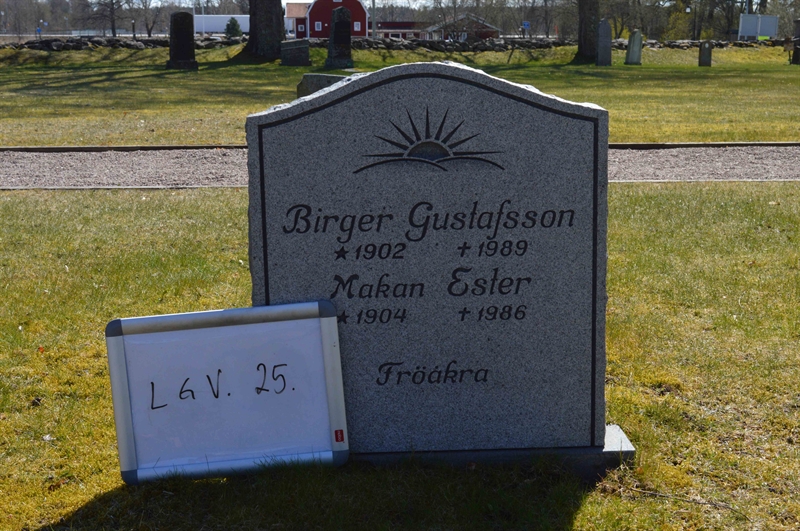 Grave number: LG V    25