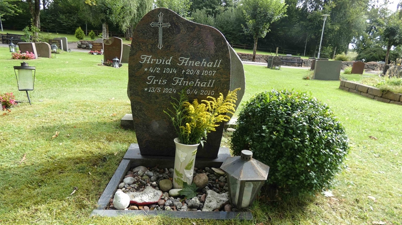 Grave number: SN L 61-62