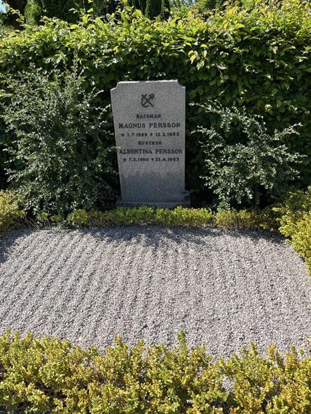 Grave number: NK G     4