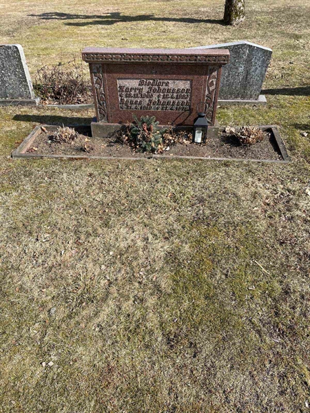 Grave number: 30 B   111-113