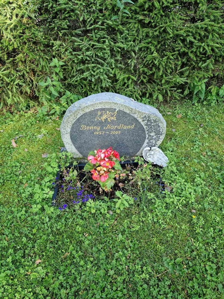 Grave number: 1 KV16   224-225