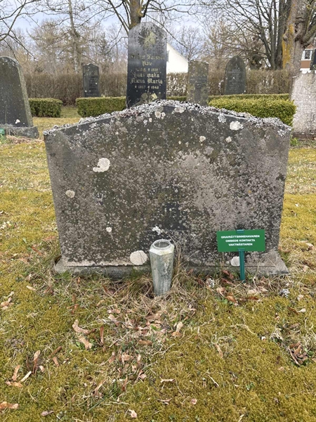 Grave number: LO 19, 20
