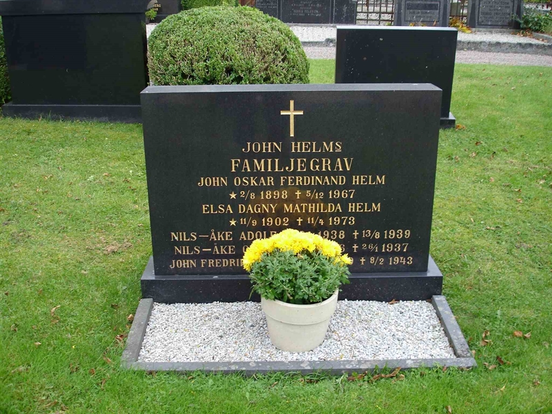 Grave number: HK F    59, 60