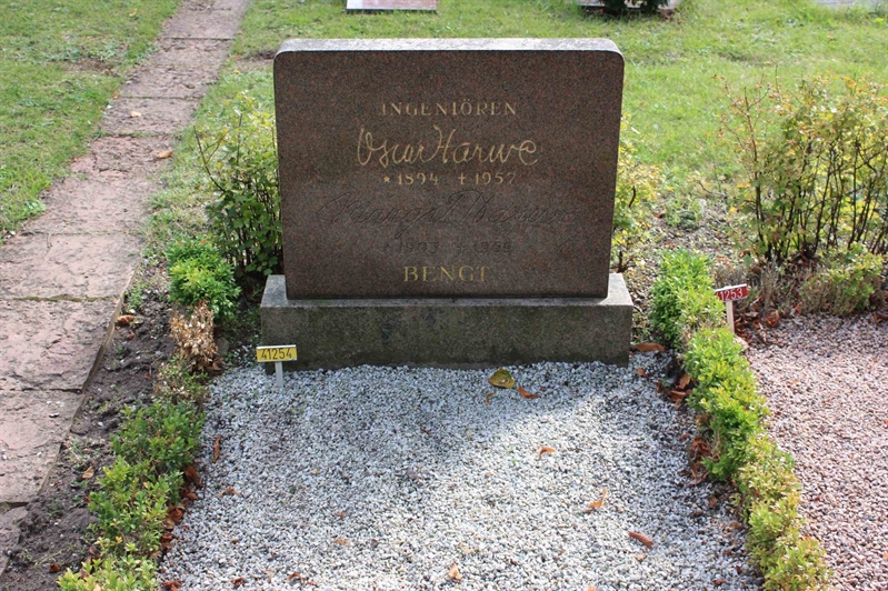 Grave number: Ö U05    30