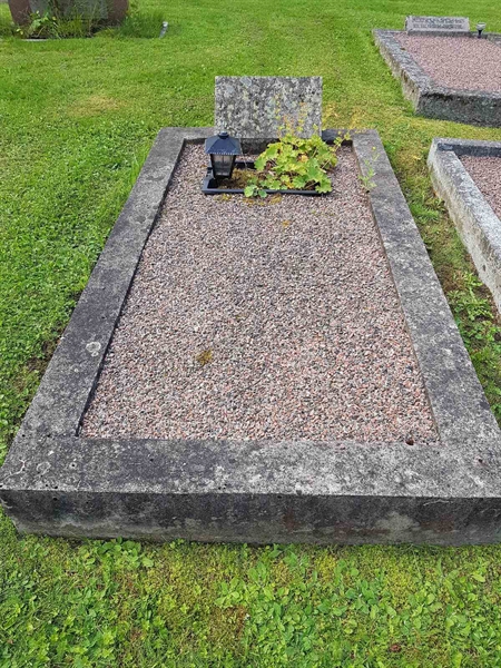 Grave number: 06 60243