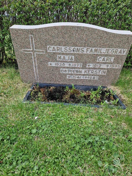 Grave number: 501 09 1377-1379