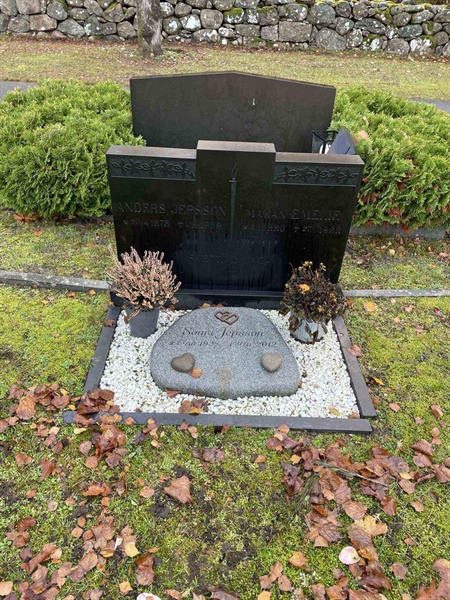 Grave number: VV 6   411, 412