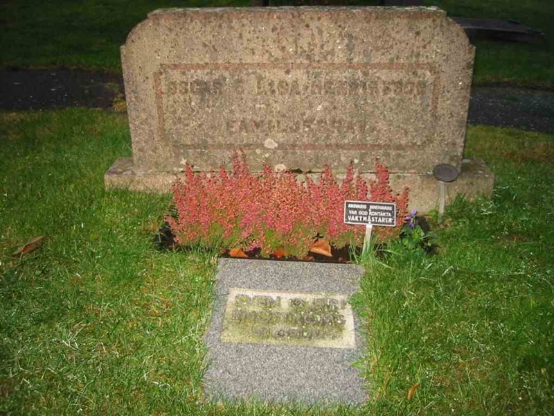 Grave number: KV E   30a-c
