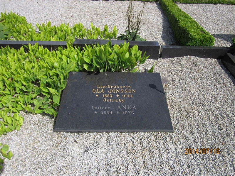 Grave number: 10 C   102