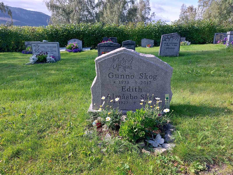 Grave number: K J   126