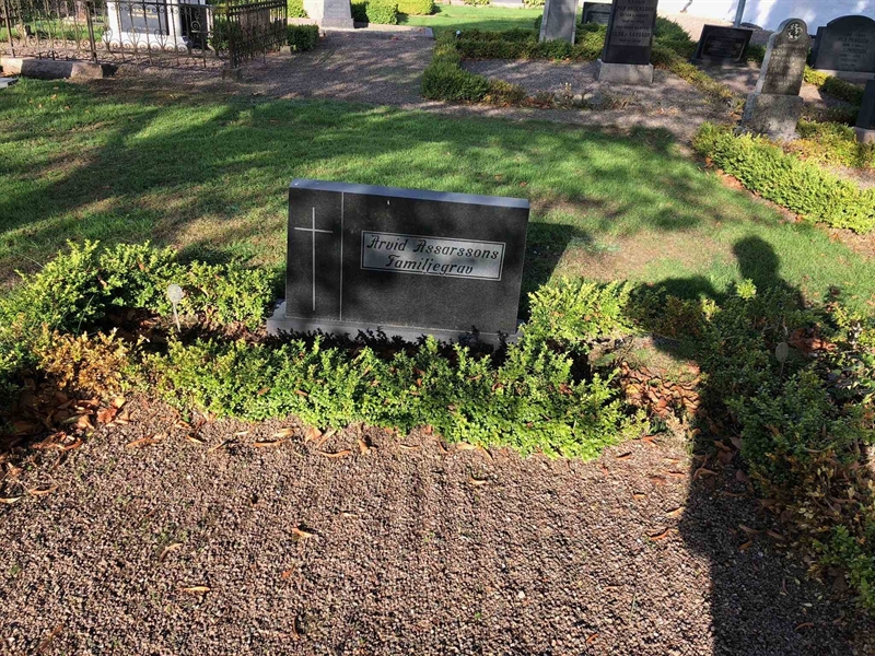 Grave number: SK 01    11, 12