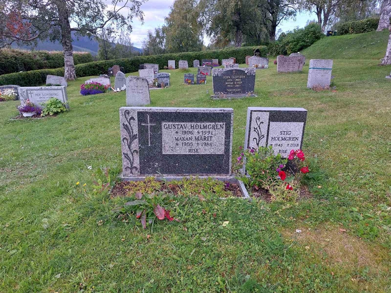 Grave number: K K    82