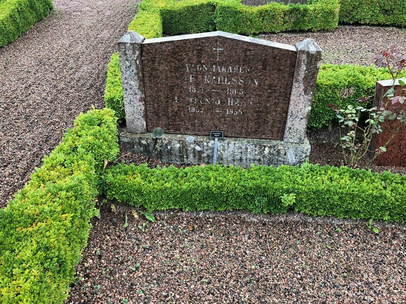 Grave number: Kå 30    33, 34, 35