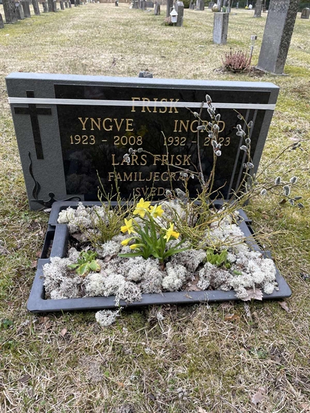 Grave number: R 2    84