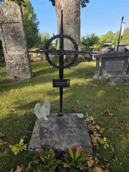 Grave number: T A A    64-65
