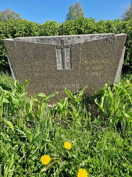 Grave number: 501 24 4890-4891