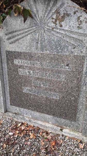 Hautatunnus: VG A    43-44