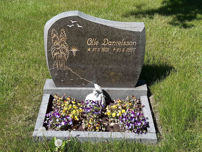 Grave number: KA 22   607