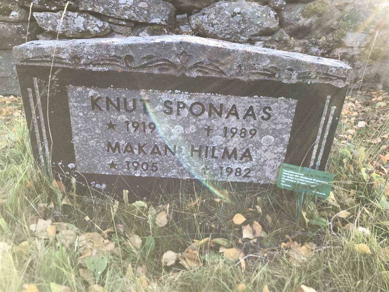 Grave number: ÅR B   351, 352