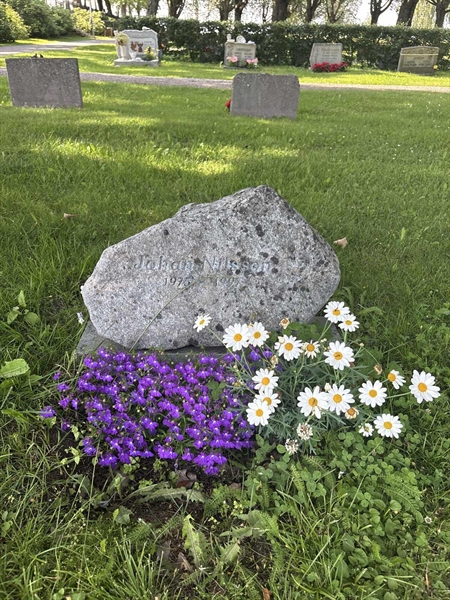 Grave number: H 9   260