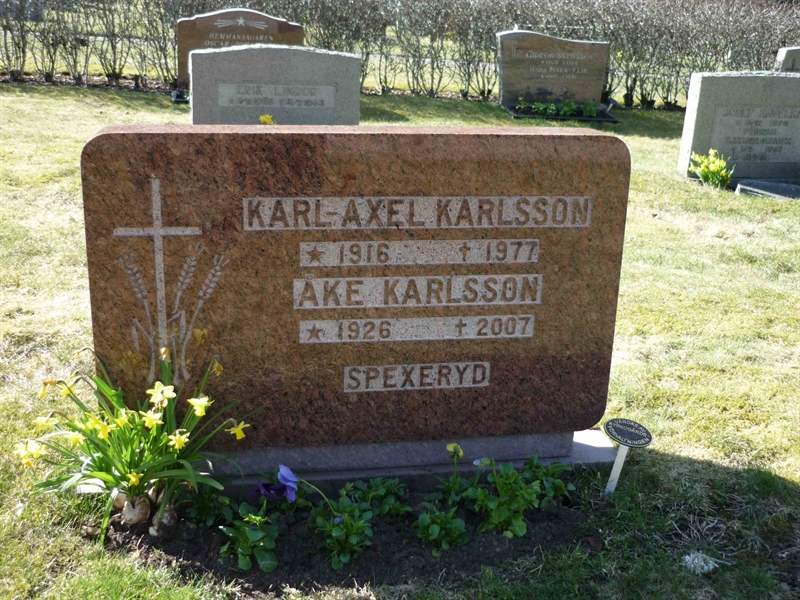 Grave number: ÖD 06  210, 211
