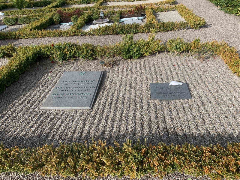 Grave number: NK F 40-42