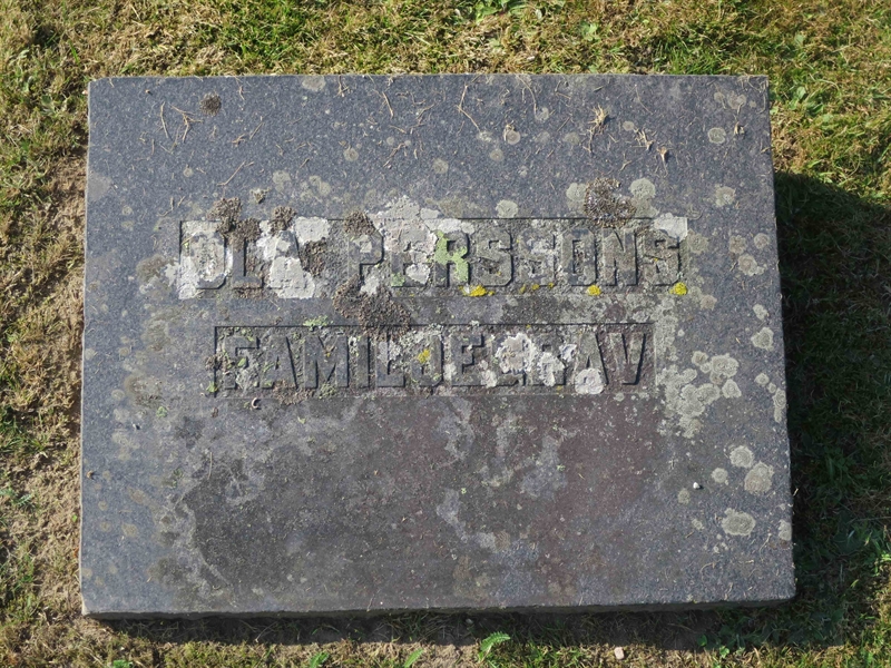 Grave number: HK F   171, 172