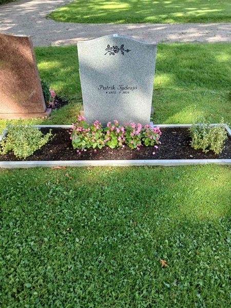 Grave number: ÖB 29    25, 26, 27, 28