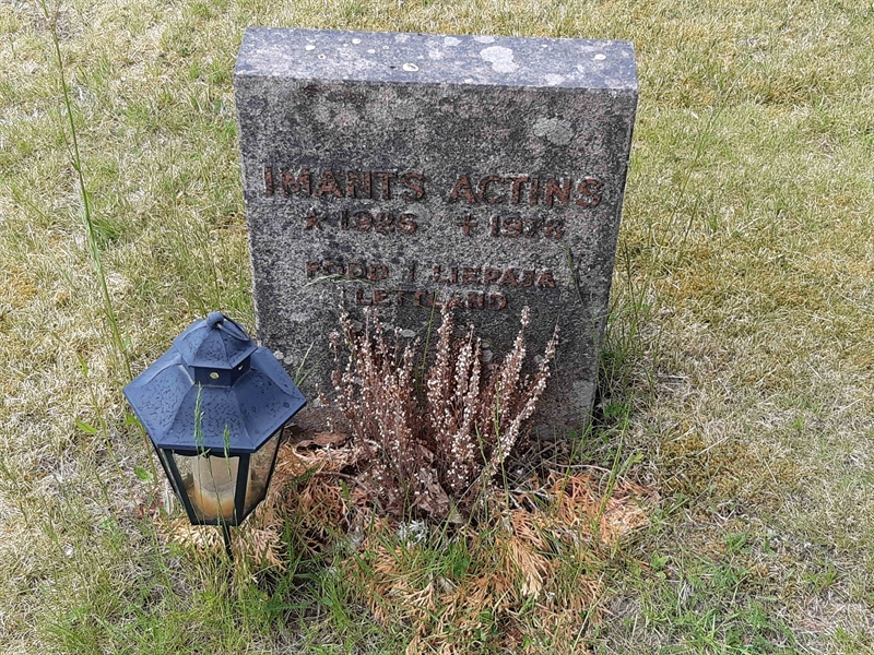 Grave number: JÄ 07    81