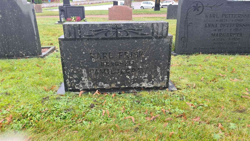 Grave number: M G 04    62-63