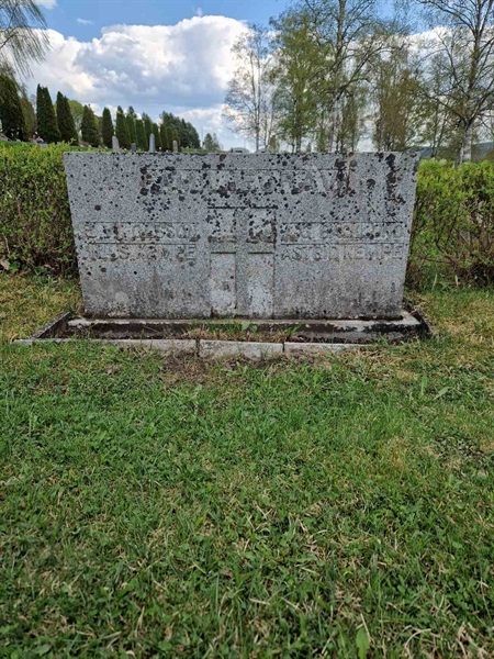 Grave number: 501 07 841-843